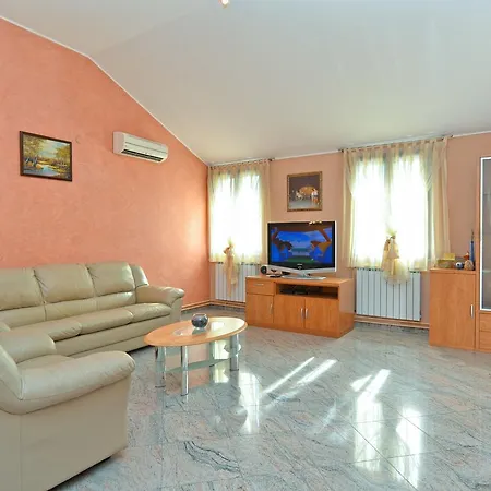 بيت للعطل House Nevica 1632 *