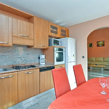 بيت للعطل House Nevica 1632 فاجانا