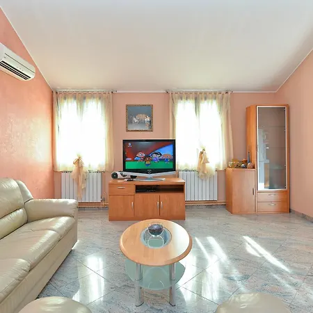 House Nevica 1632 فاجانا