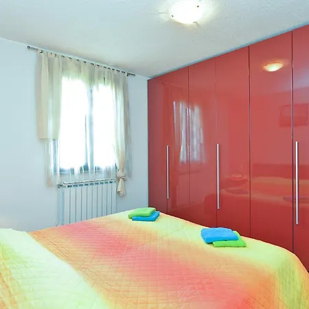 House Nevica 1632 فاجانا